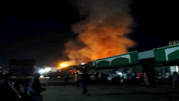 Bujumbura : La Galerie DIKO part en fumée, laissant des centaines de commerçants dans le désarroi